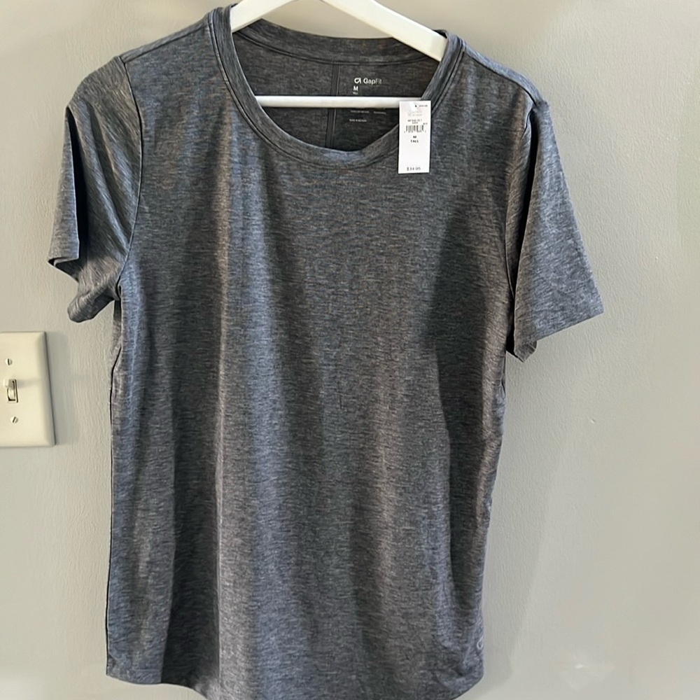 GapFit short sleeve